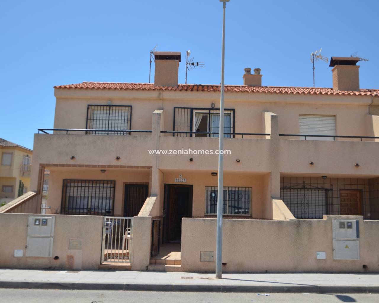 Casa de pueblo - Venta - La Torre de la Horadada - La Torre de la Horadada