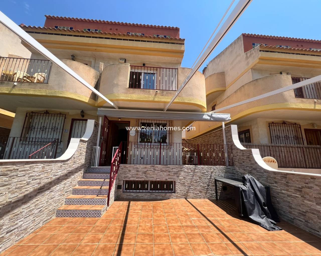 Semi detached villa - Odsprzedaż - Orihuela Costa - A5116