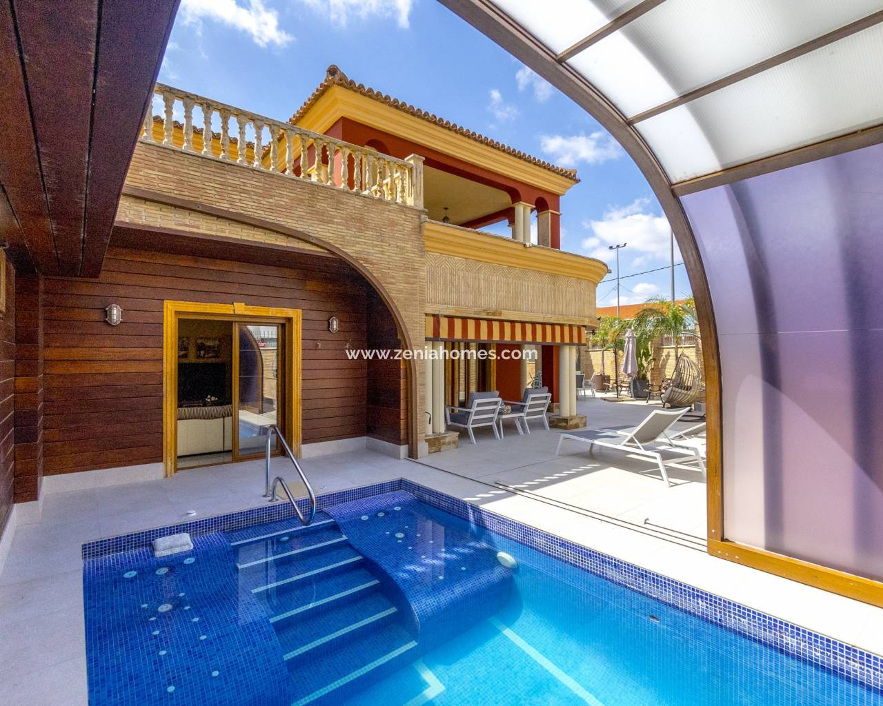 Villa - Resale - La Aparecida - TI-97981