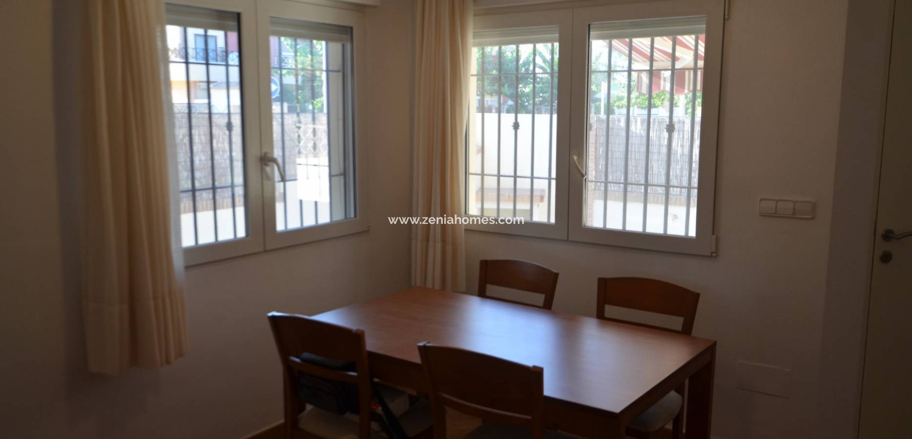 Resale - Semi-Detached Villa - La Torre de la Horadada