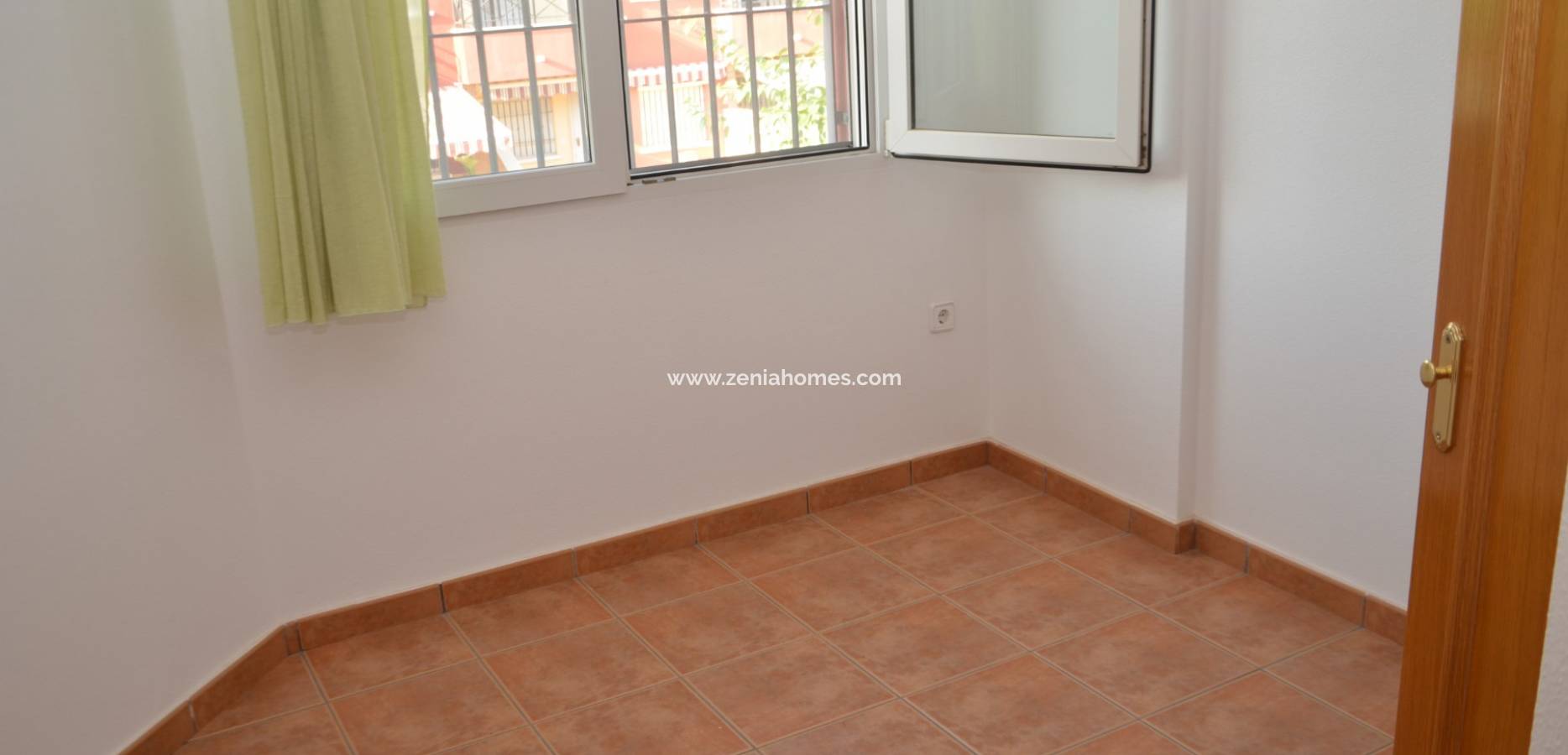 Resale - Semi-Detached Villa - La Torre de la Horadada