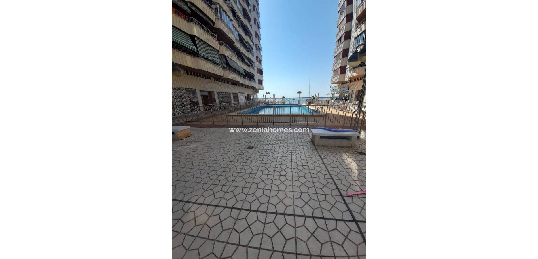 Resale - Apartamento - Torrevieja