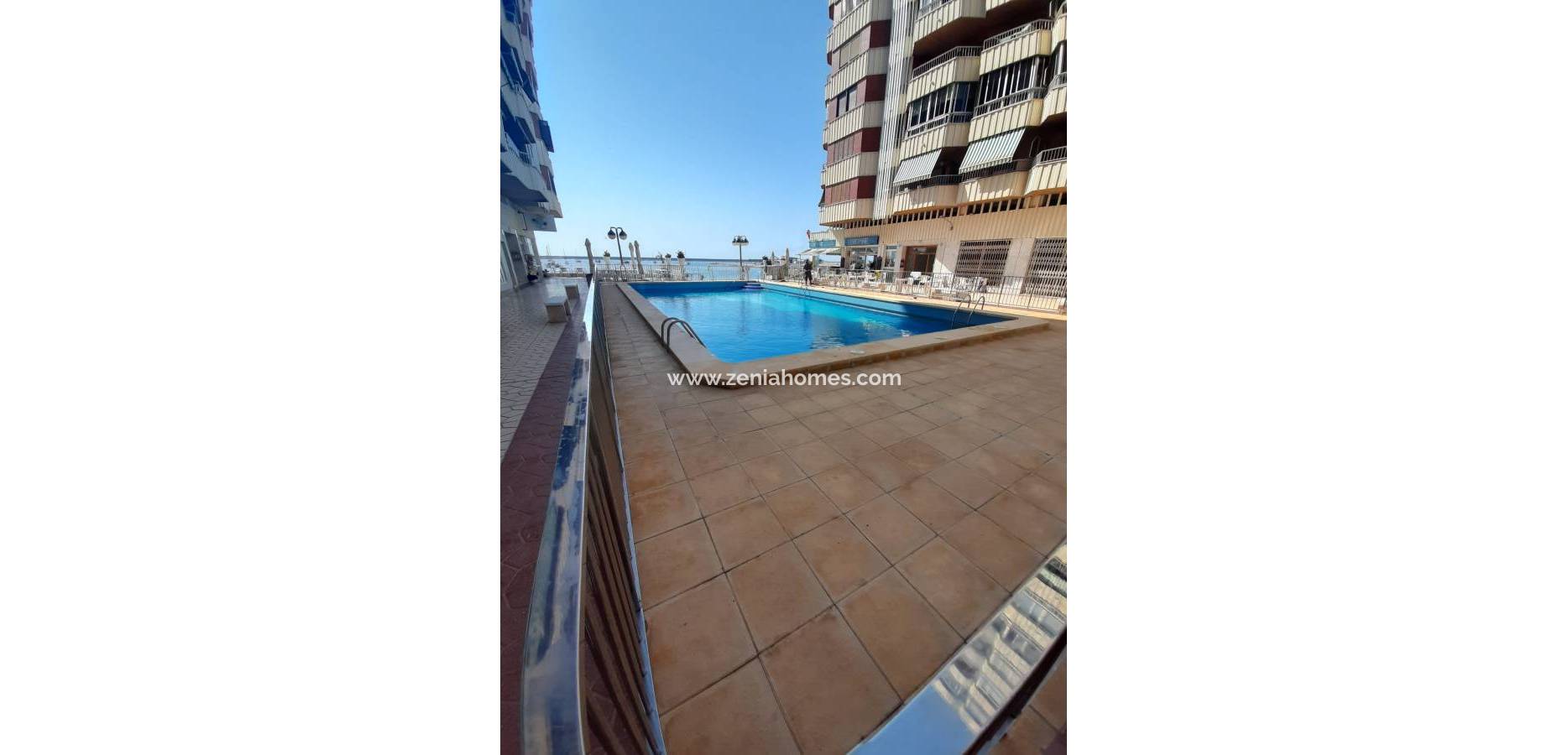 Resale - Apartamento - Torrevieja