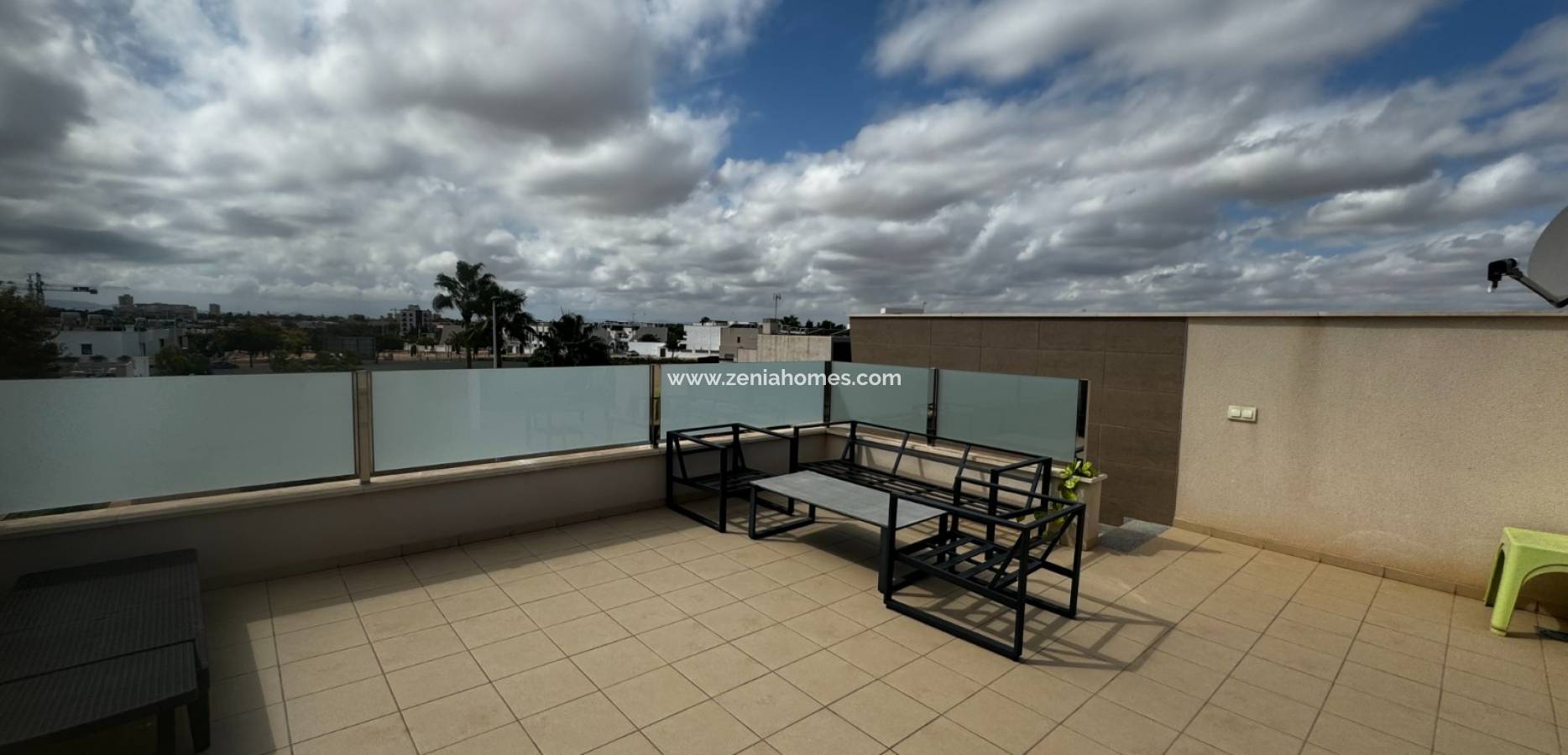 Resale - Penthouse - Lo Pagan