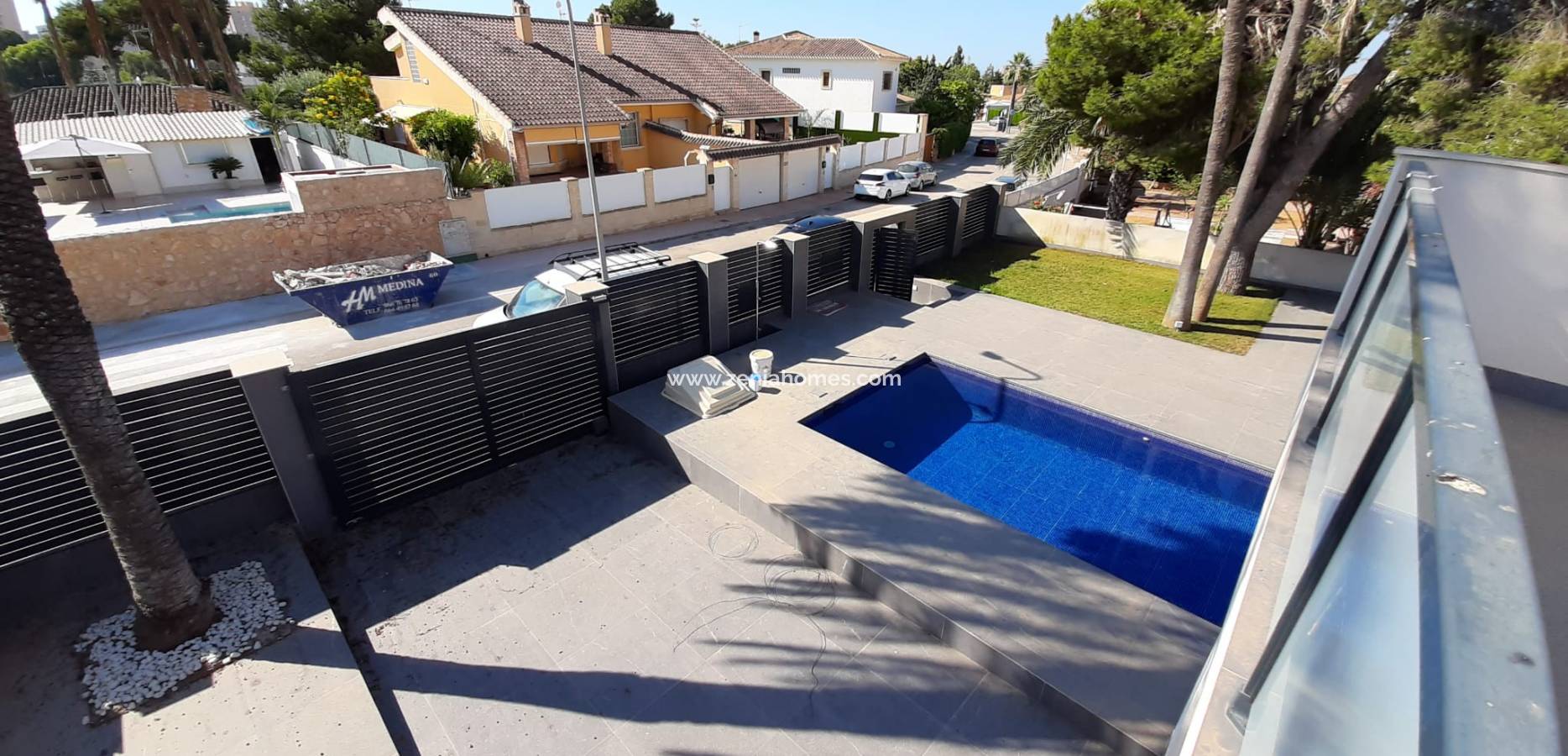 Resale - Chalet Independiente - Orihuela Costa - Campoamor