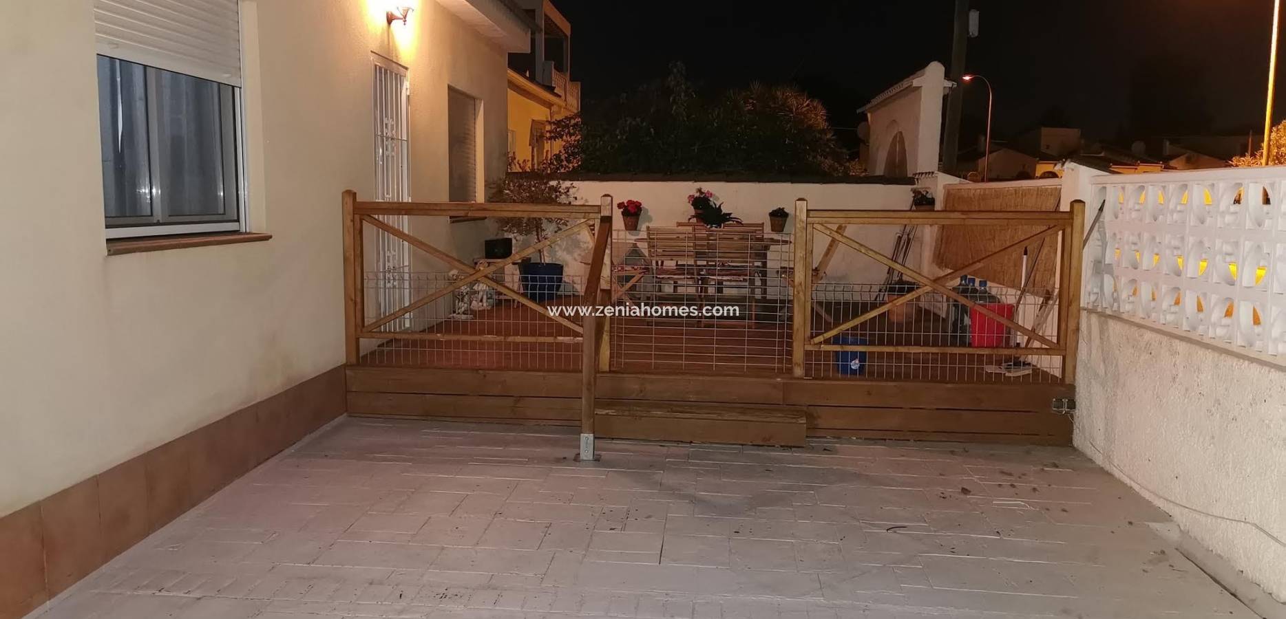 Resale - Casa o Chalet Independiente - Torrevieja - Avenida Abanto