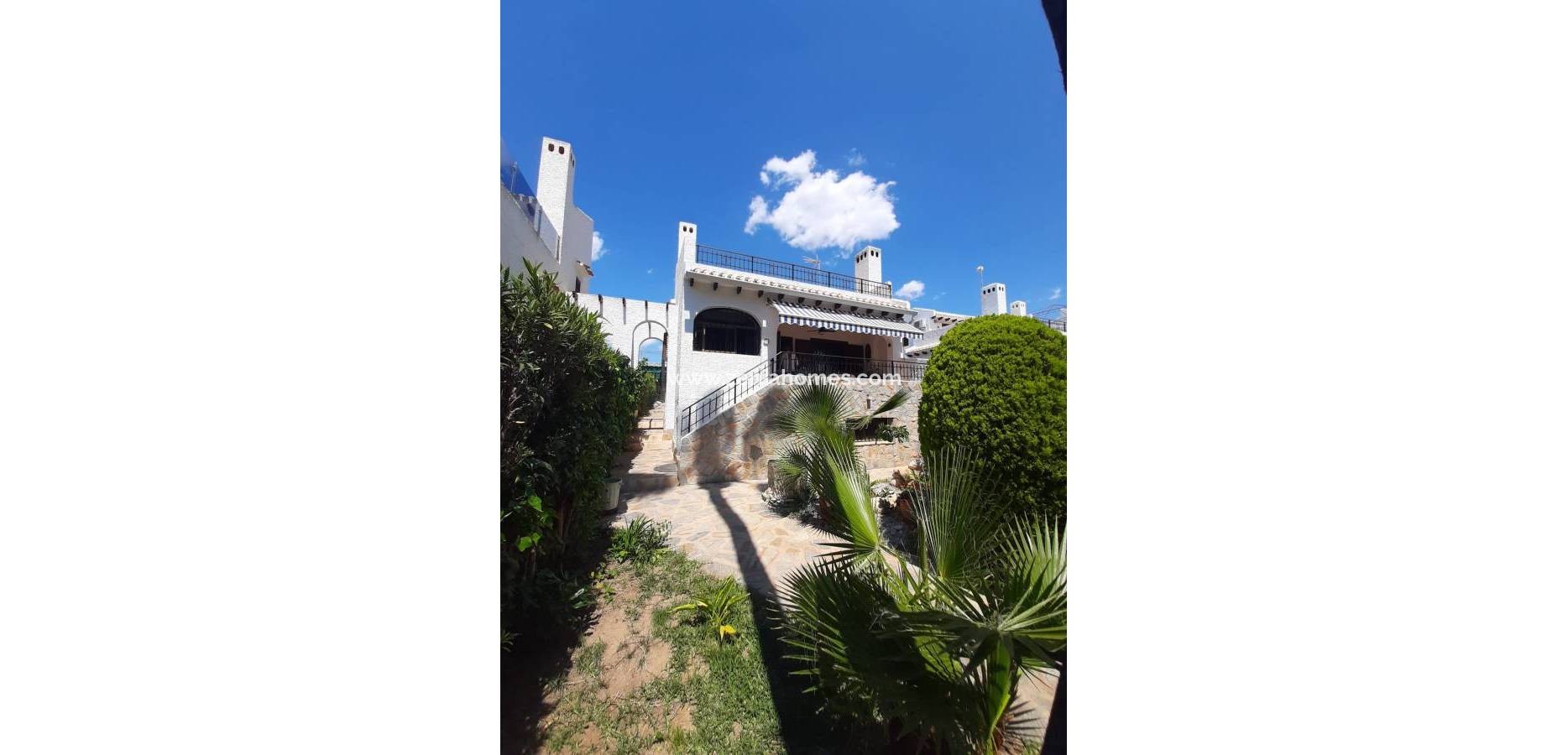 Resale - Chalet Independiente - Orihuela Costa