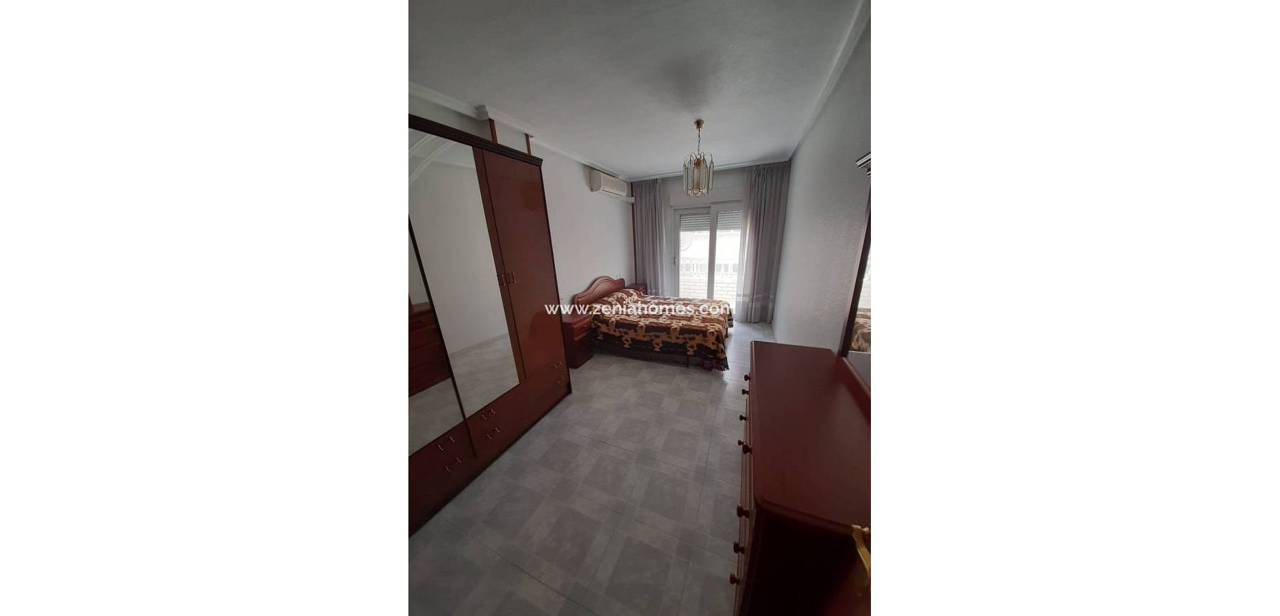 Resale - Apartamento - Torrevieja