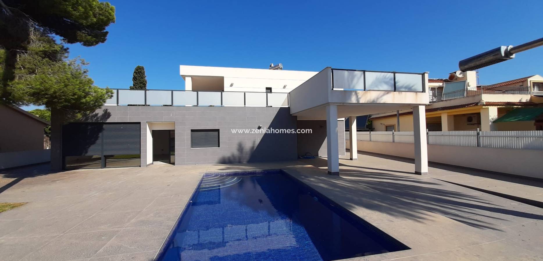 Resale - Chalet Independiente - Orihuela Costa - Campoamor