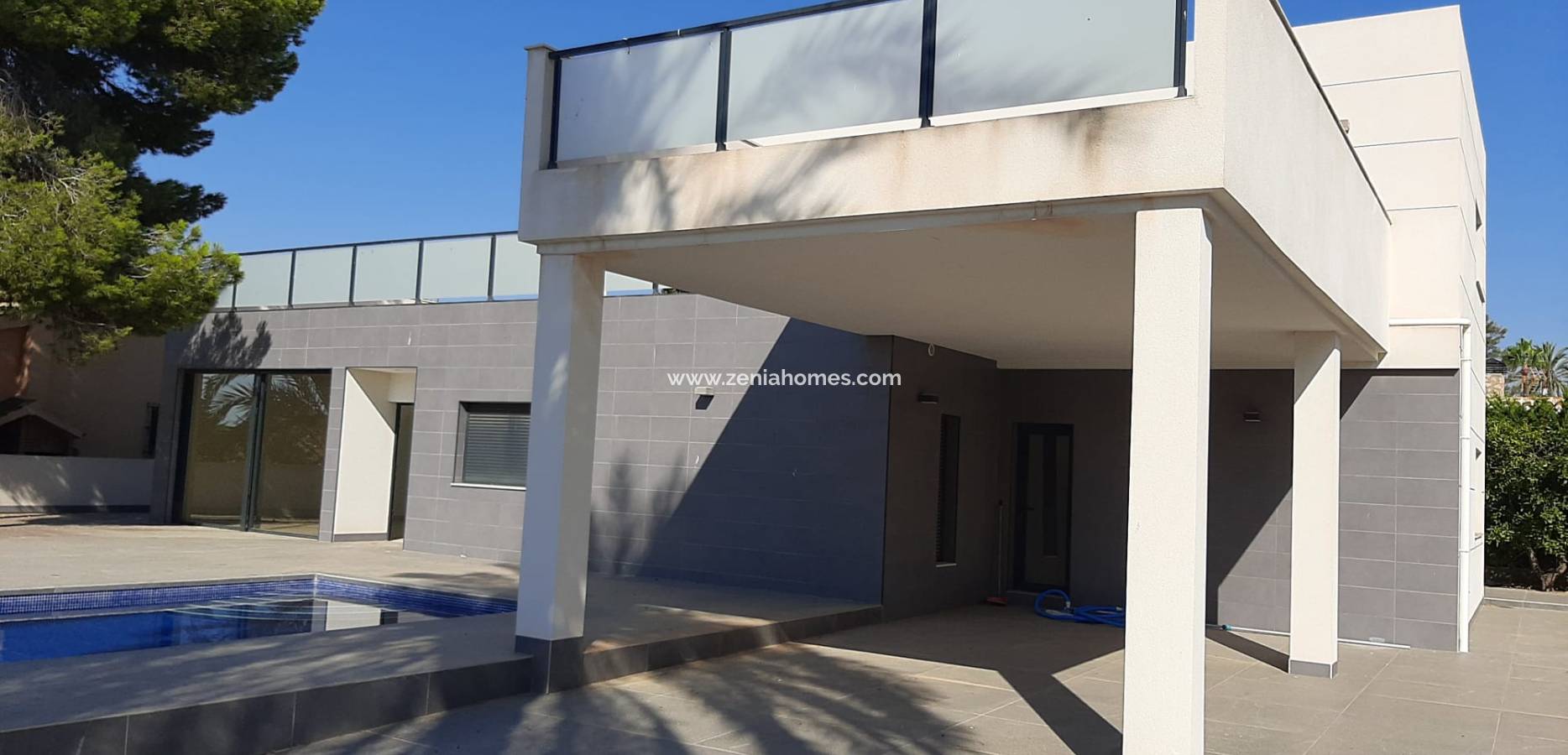 Resale - Chalet Independiente - Orihuela Costa - Campoamor