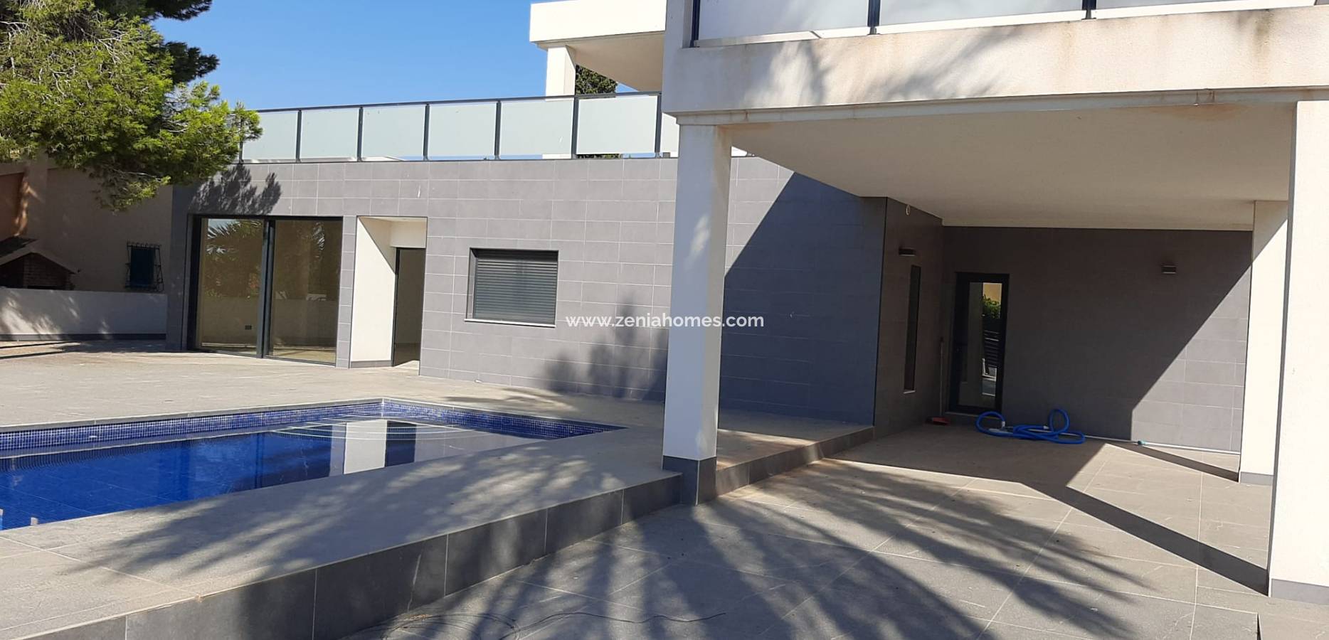 Resale - Chalet Independiente - Orihuela Costa - Campoamor