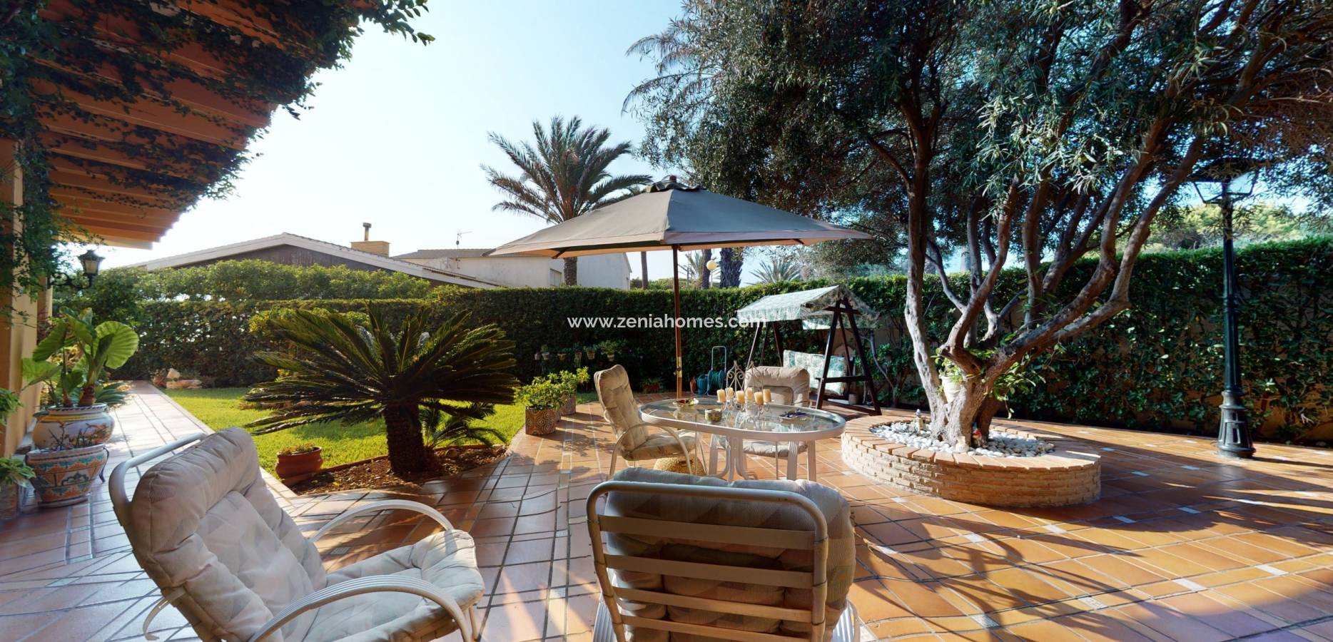 Resale - Villa - Torrevieja