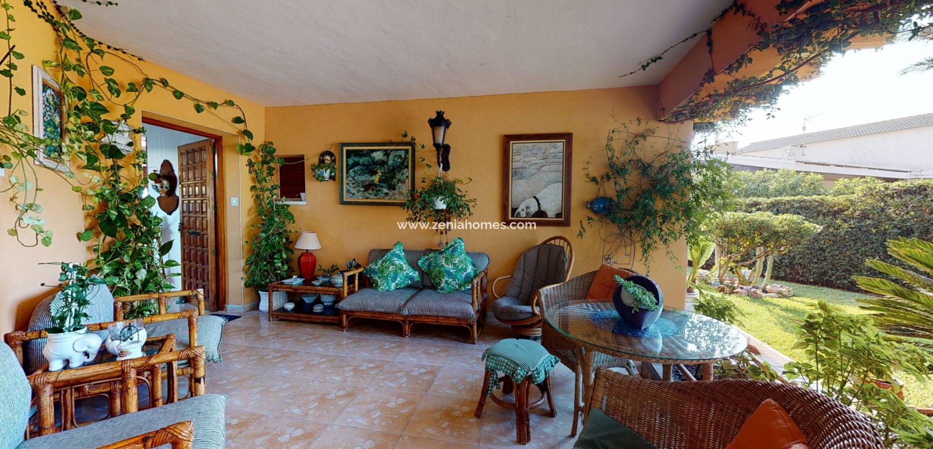 Resale - Villa - Torrevieja