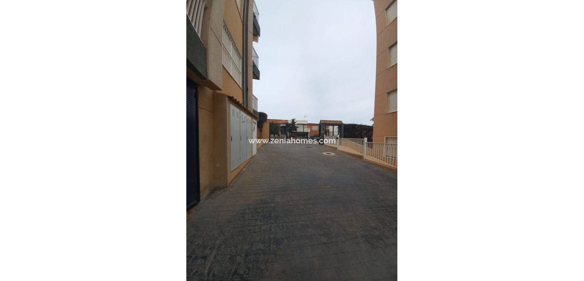 Venta - Garaje - La Mata, Torrevieja