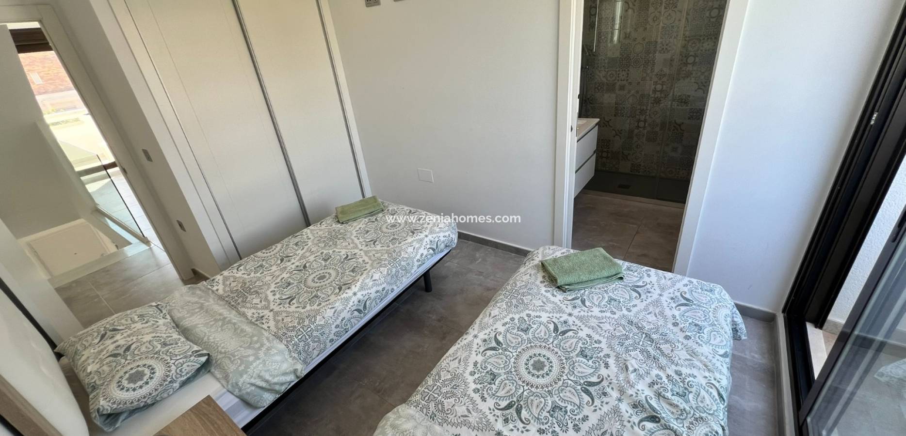 Odsprzedaż - kamienica - La Torre de la Horadada