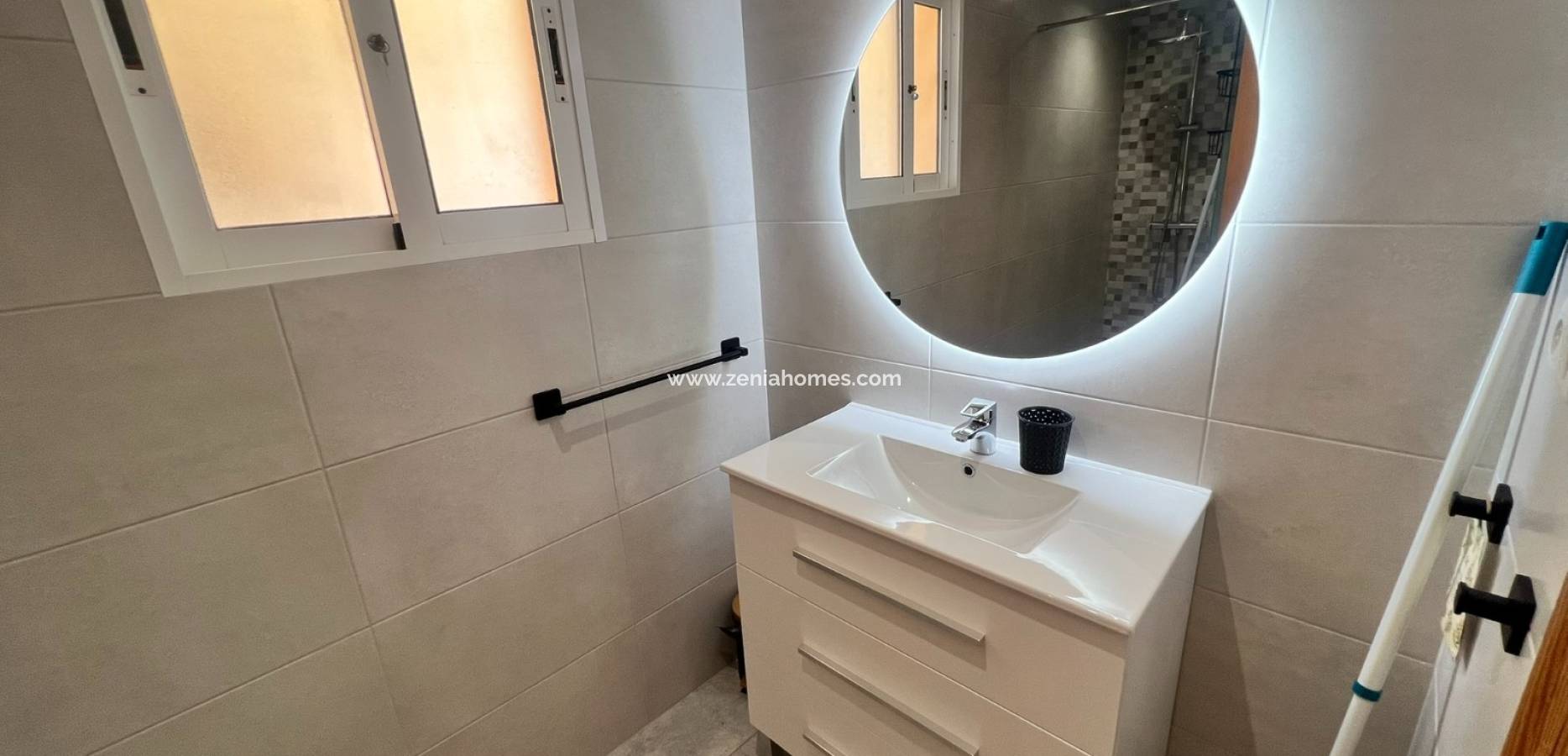 Resale - Semi detached villa - Orihuela Costa - La Zenia