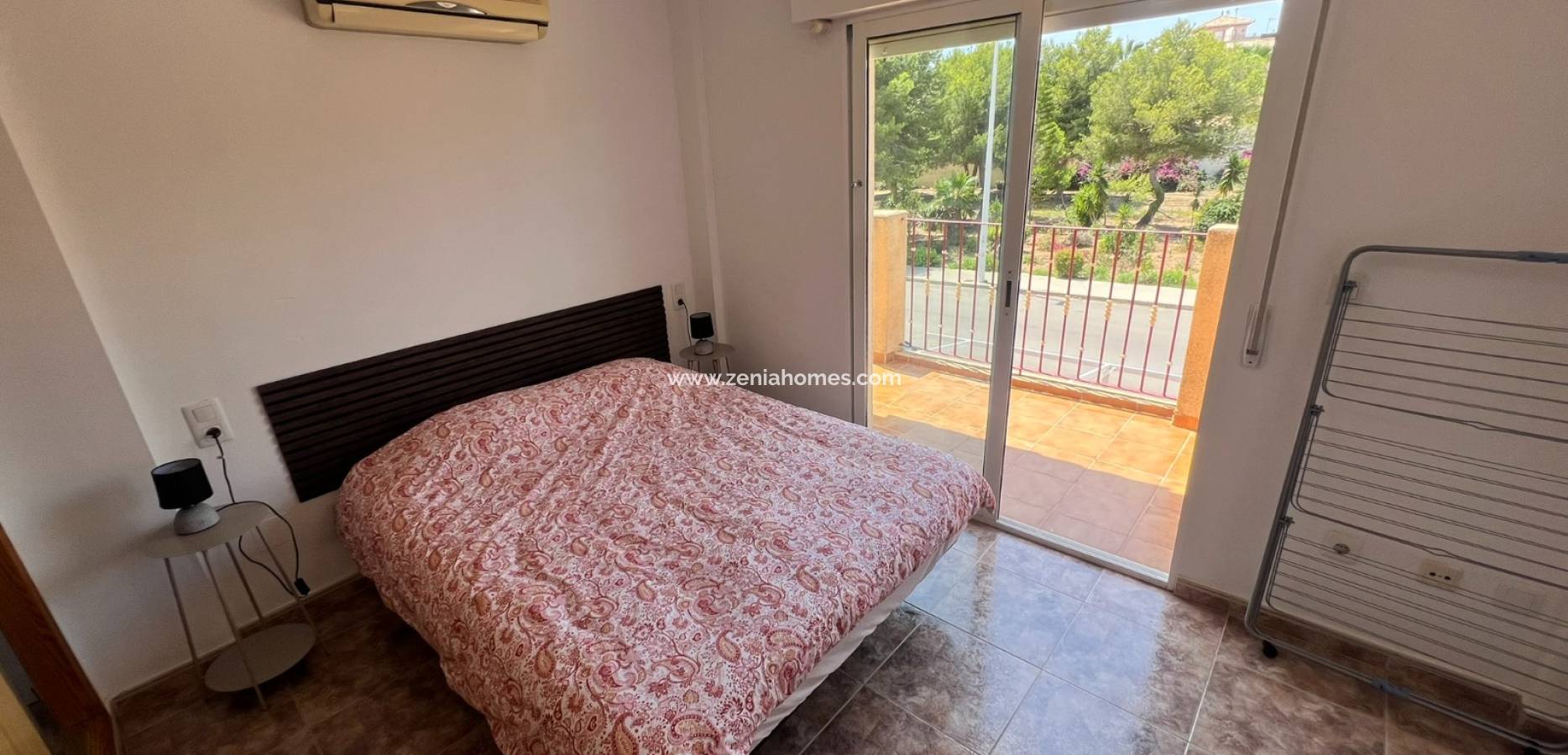 Resale - Semi detached villa - Orihuela Costa - La Zenia