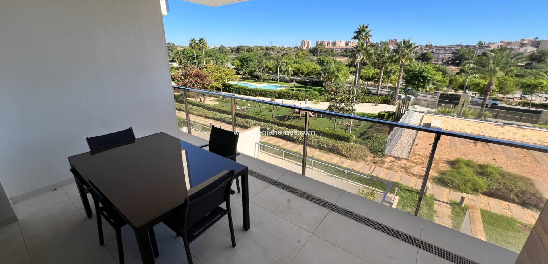 Resale - Apartment - Mil Palmeras