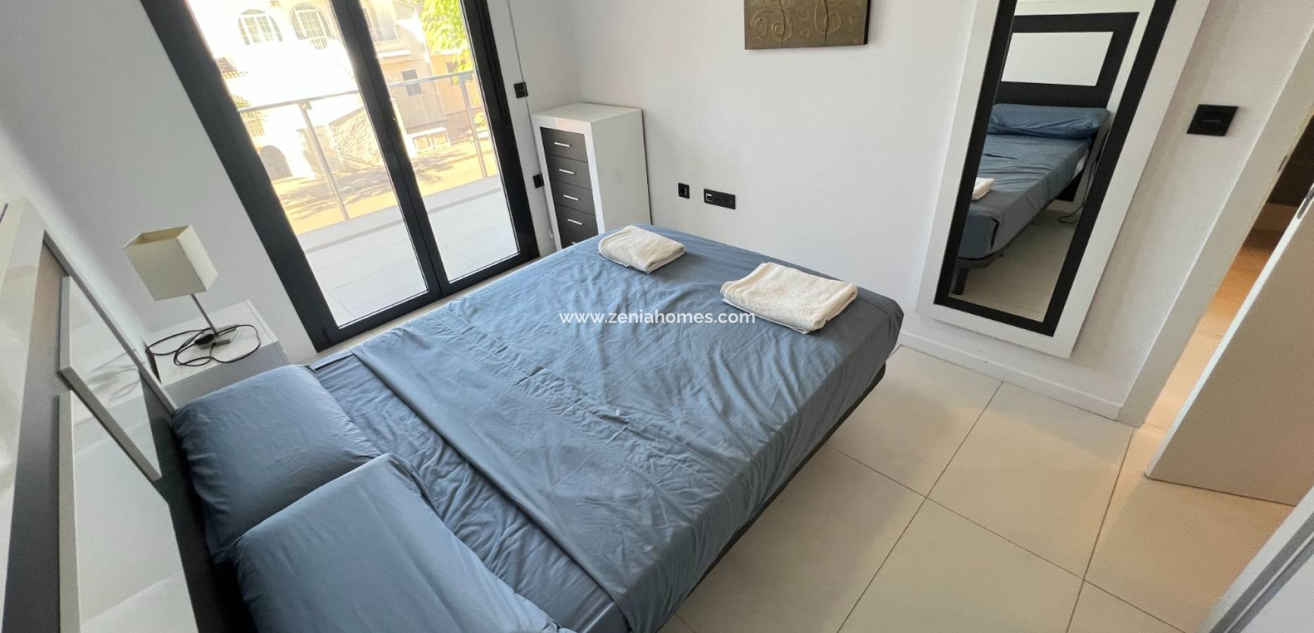 Resale - Apartment - Mil Palmeras