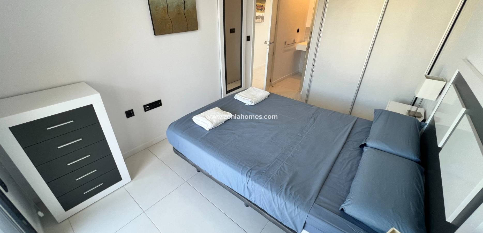 Resale - Apartment - Mil Palmeras