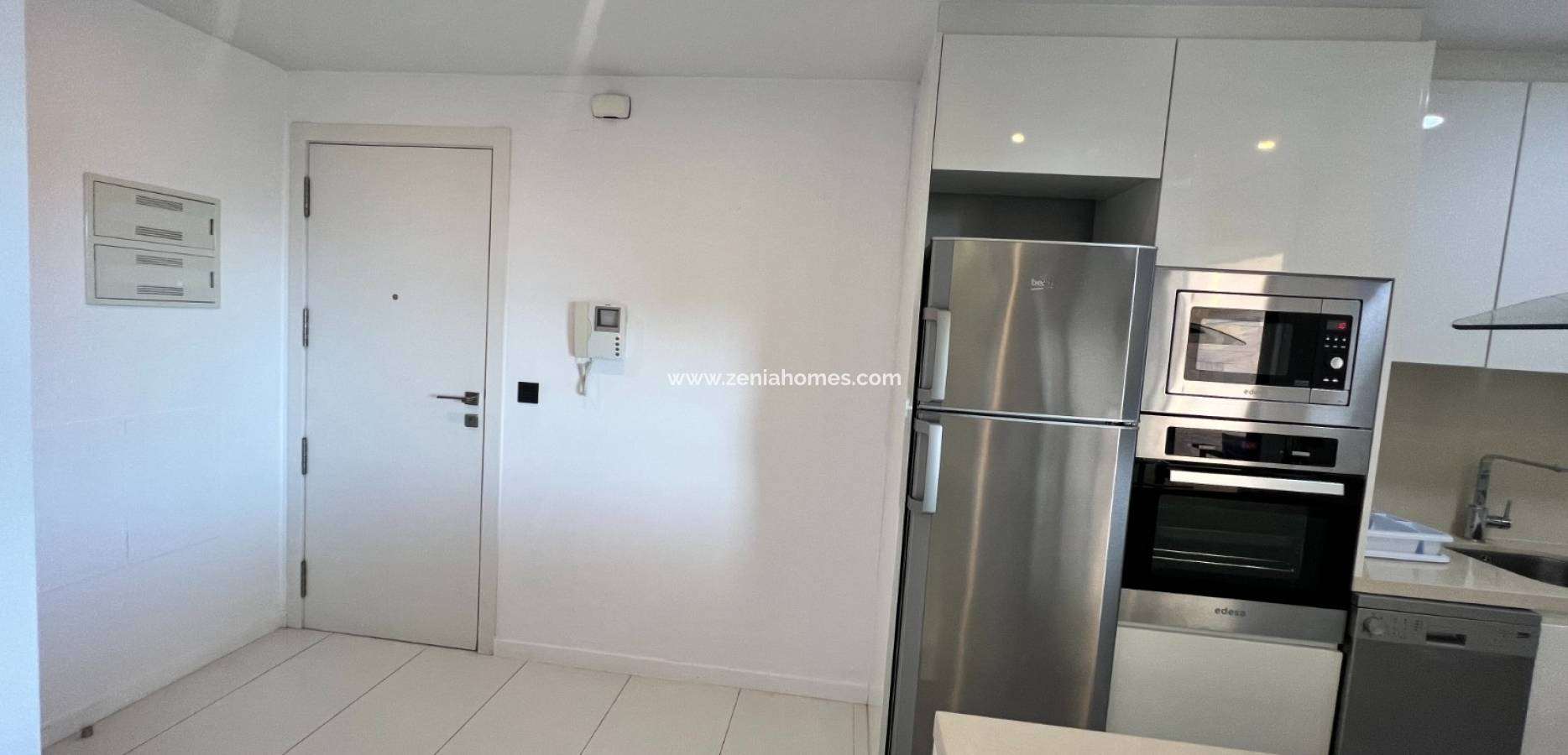 Resale - Apartment - Mil Palmeras