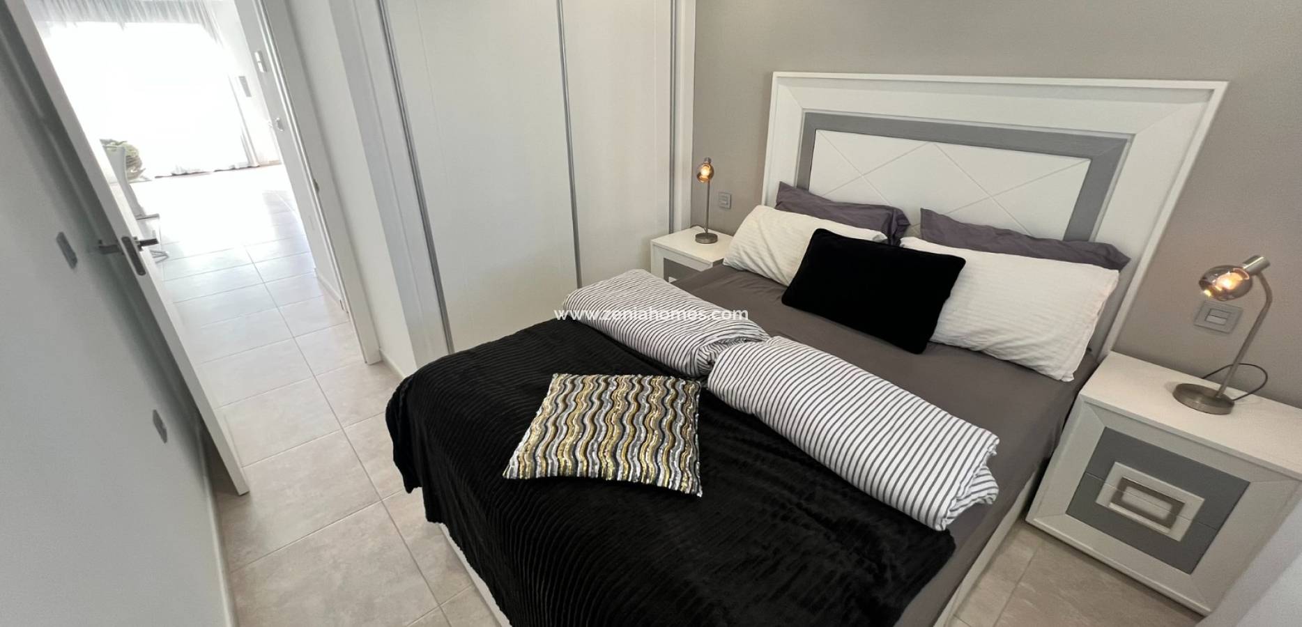 Odsprzedaż - kamienica - La Torre de la Horadada