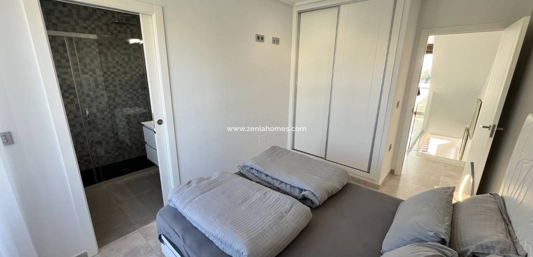 Odsprzedaż - kamienica - La Torre de la Horadada