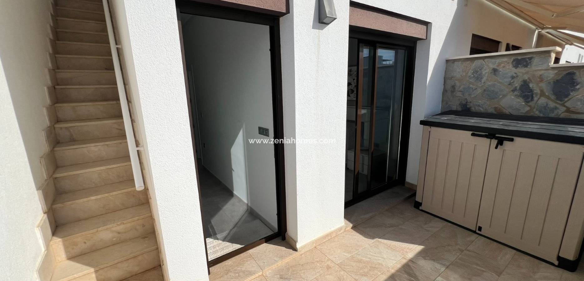 Odsprzedaż - kamienica - La Torre de la Horadada