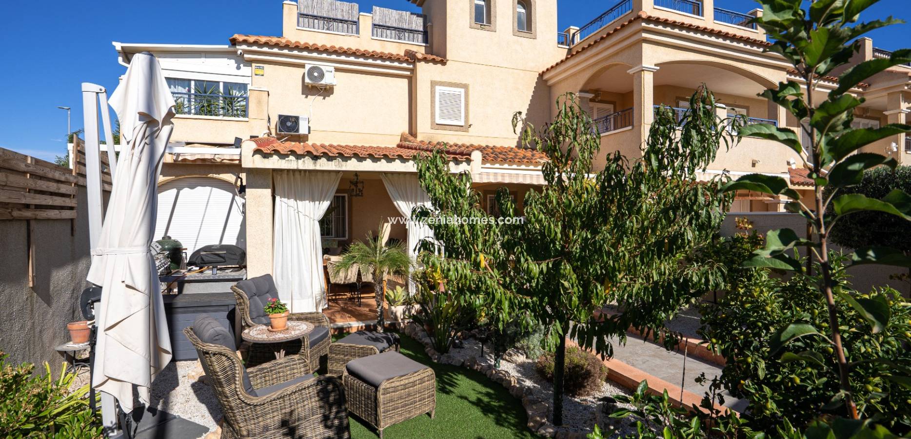 Venta - Casa de pueblo - Mil Palmeras