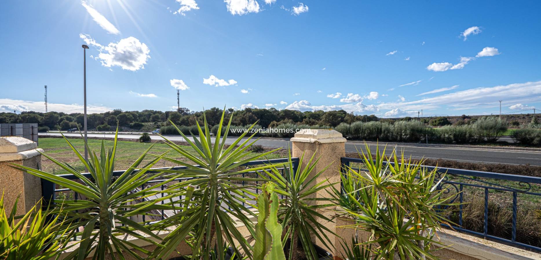 Venta - Casa de pueblo - Mil Palmeras