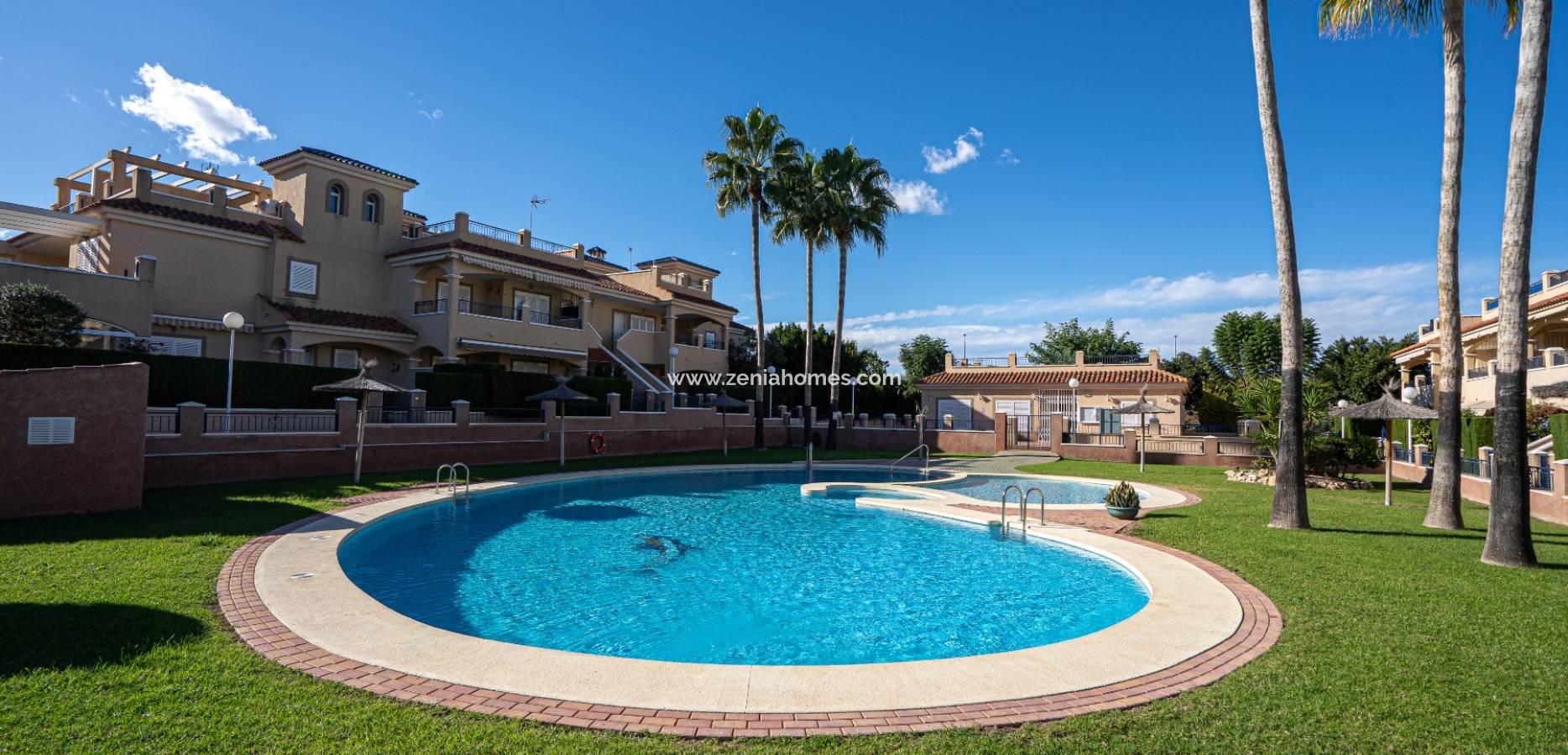 Venta - Casa de pueblo - Mil Palmeras