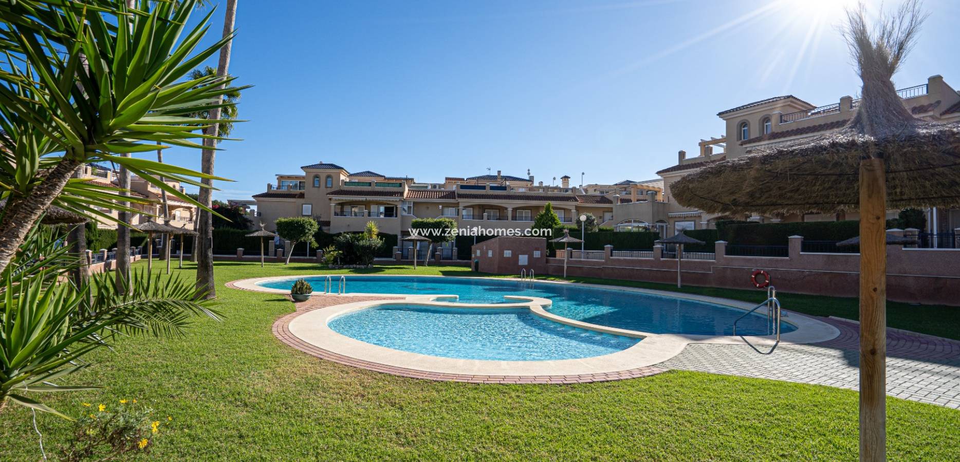 Venta - Casa de pueblo - Mil Palmeras