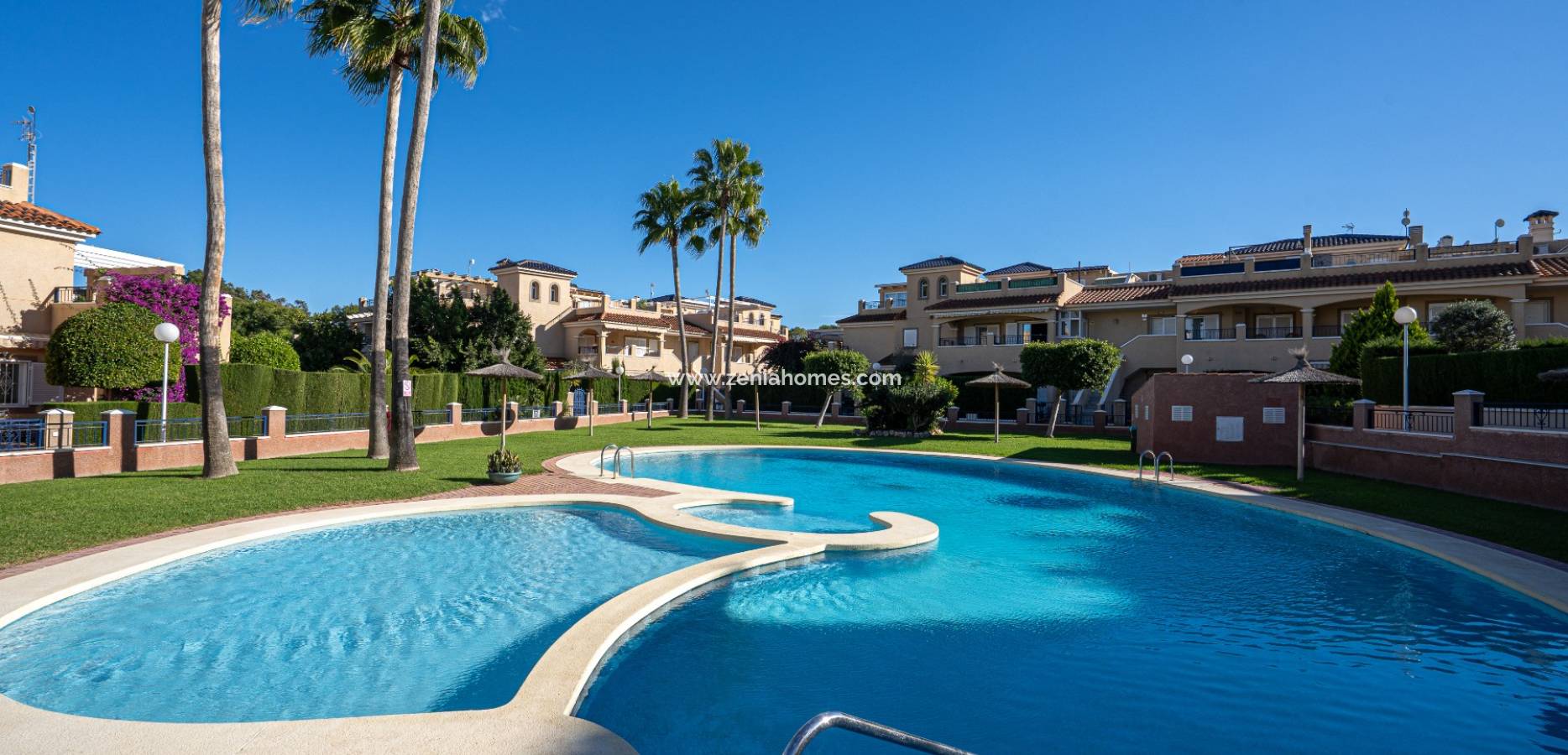 Venta - Casa de pueblo - Mil Palmeras