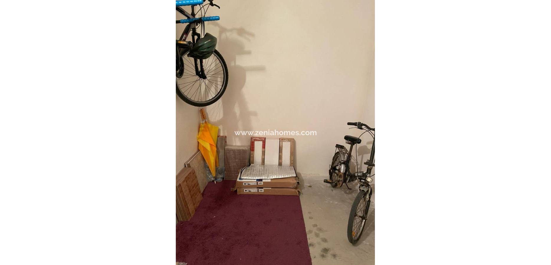 Revente - Garage - Mil Palmeras