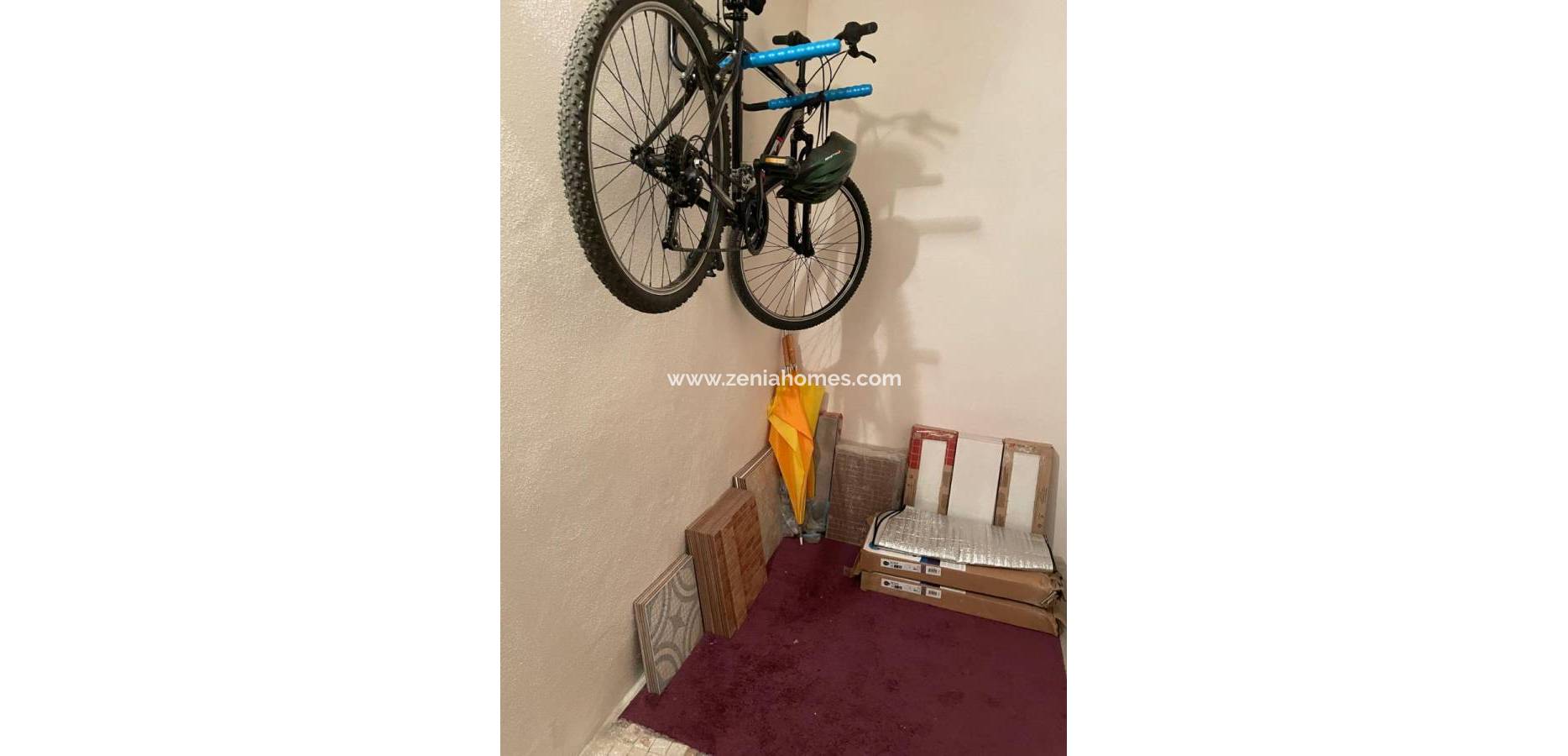 Revente - Garage - Mil Palmeras