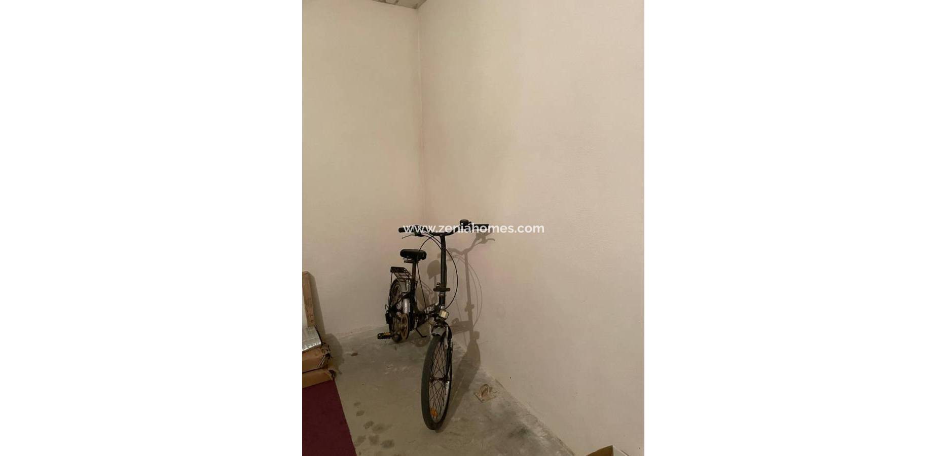 Revente - Garage - Mil Palmeras