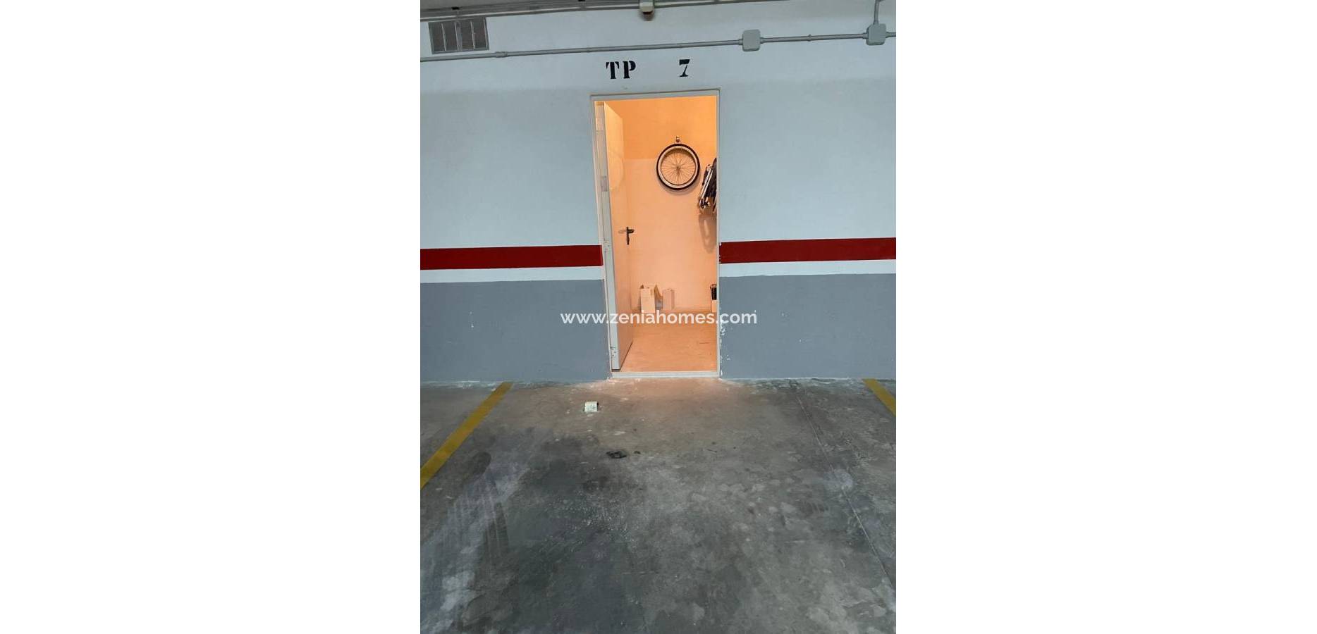 Revente - Garage - Mil Palmeras