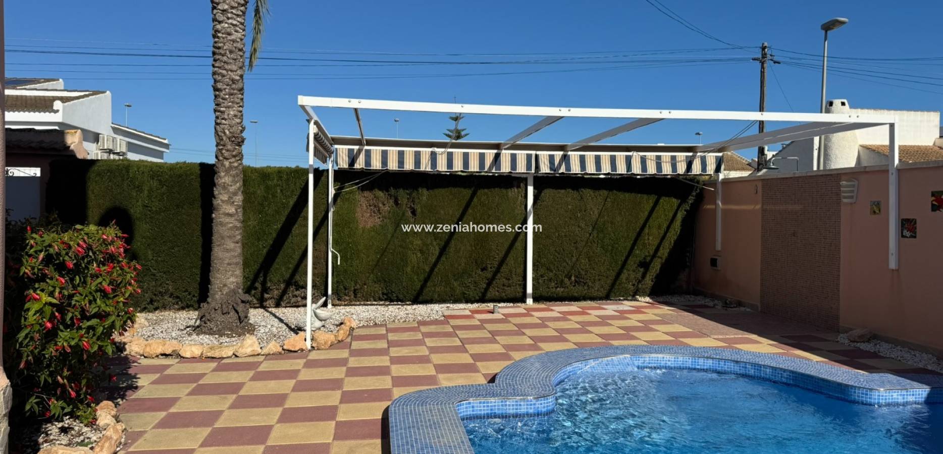 Resale - Villa - Mil Palmeras