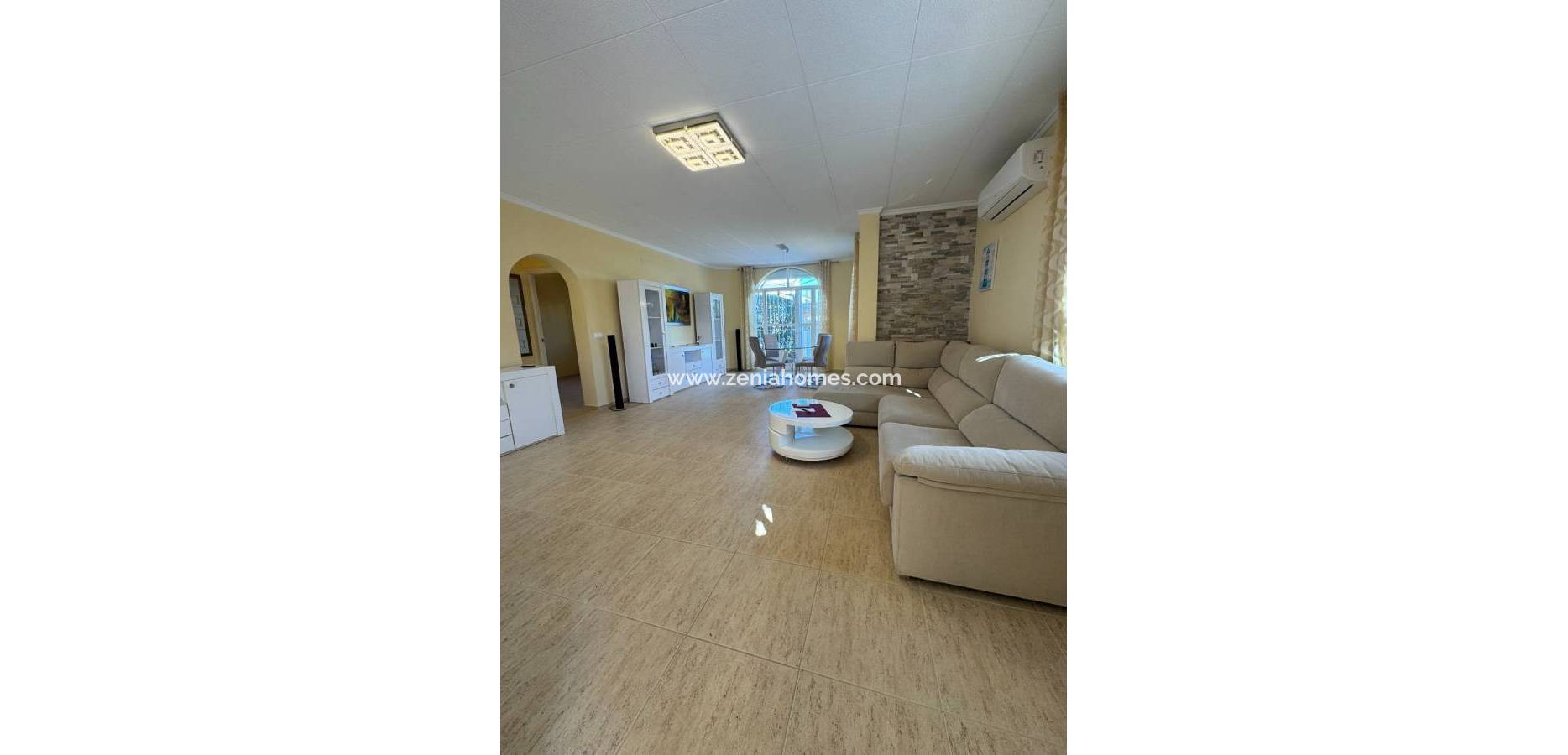 Resale - Villa - Mil Palmeras