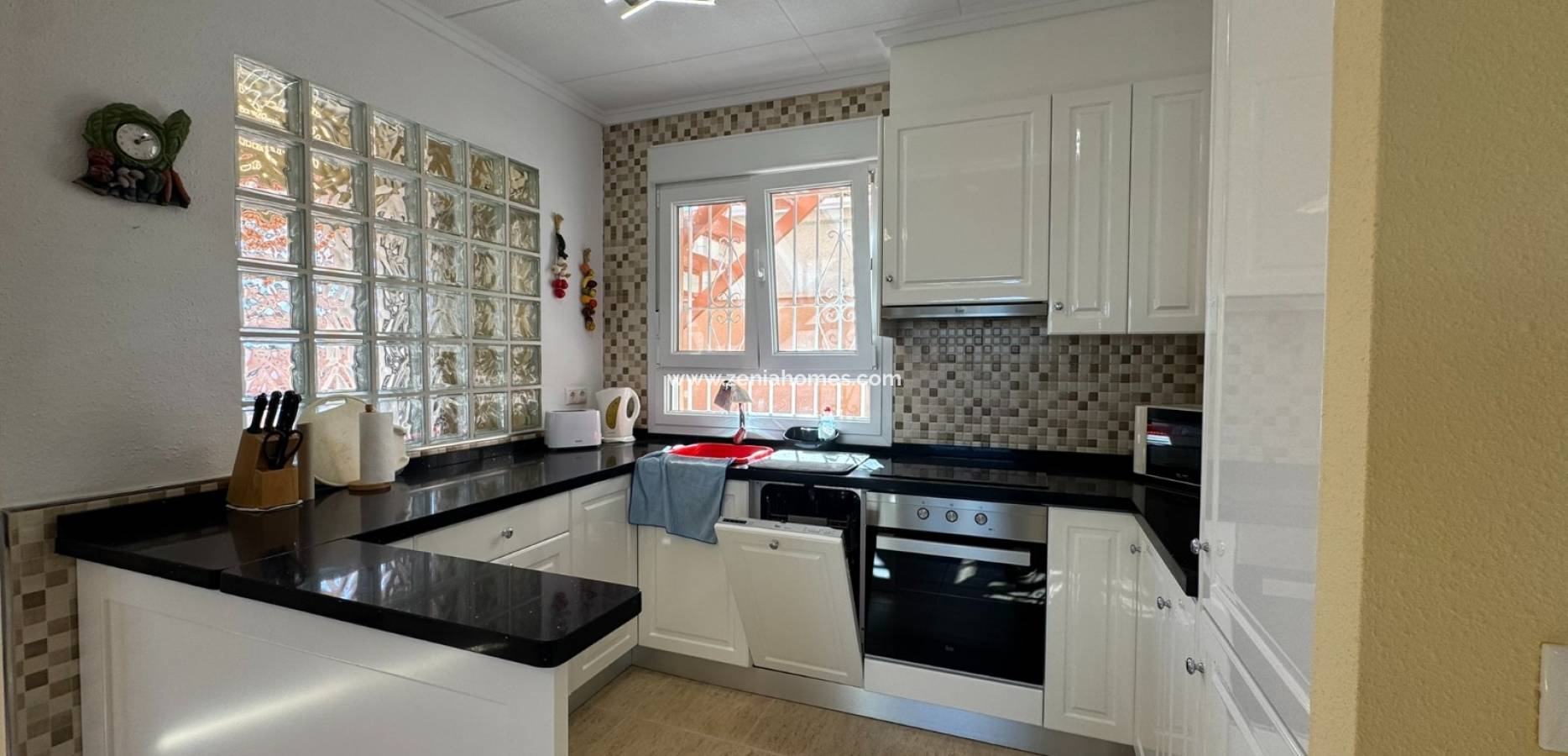 Resale - Villa - Mil Palmeras