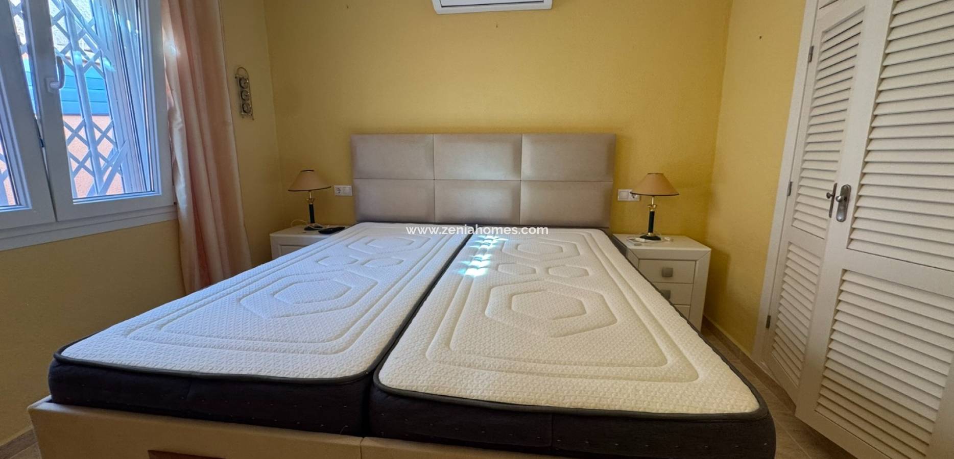 Resale - Villa - Mil Palmeras