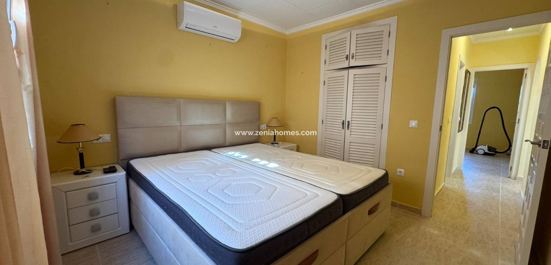 Resale - Villa - Mil Palmeras