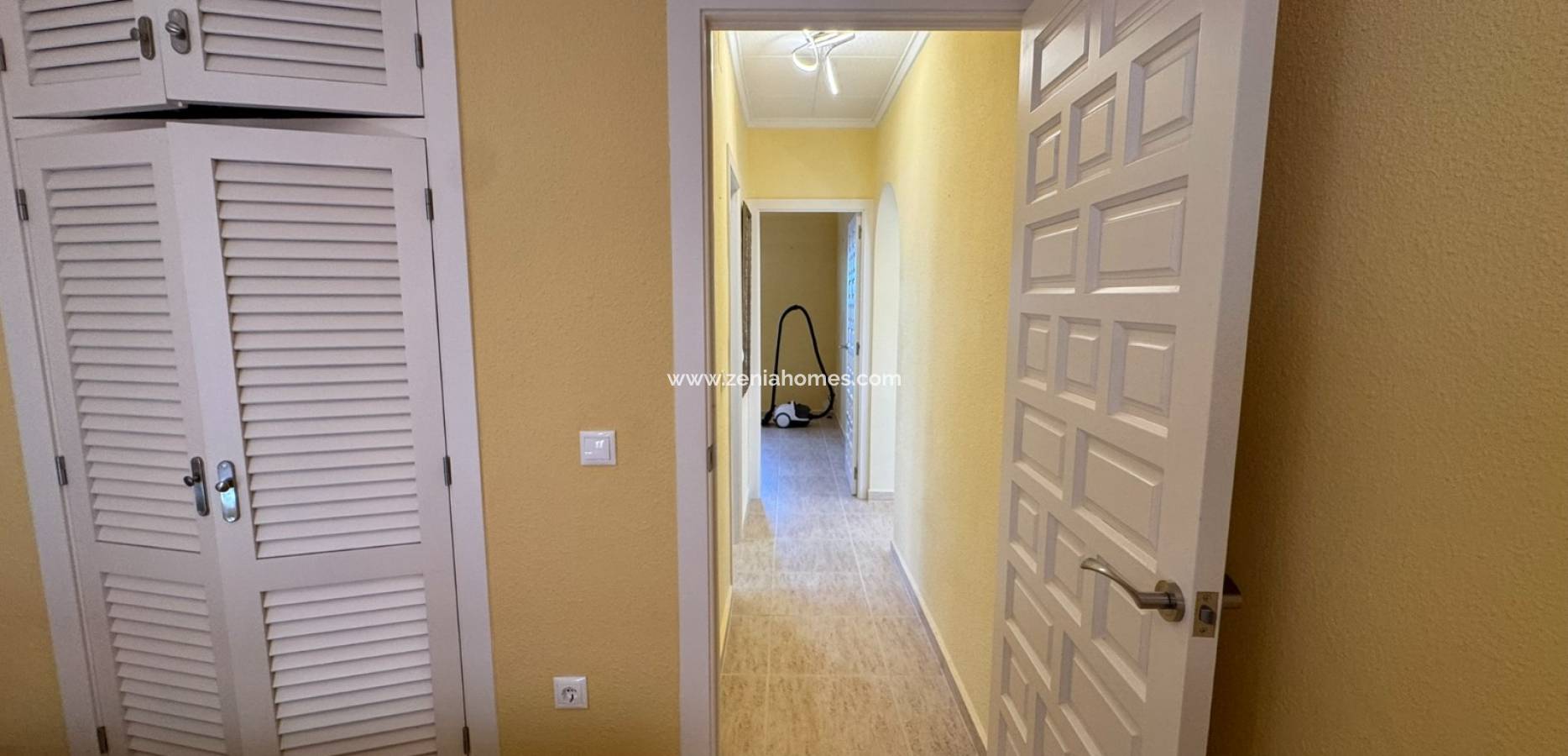 Resale - Villa - Mil Palmeras