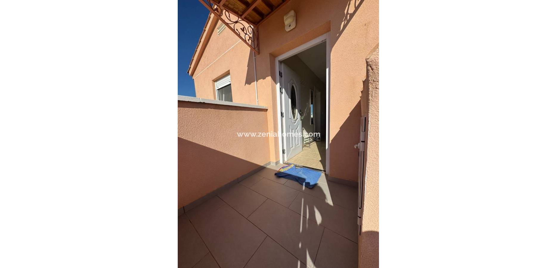 Resale - Villa - Mil Palmeras