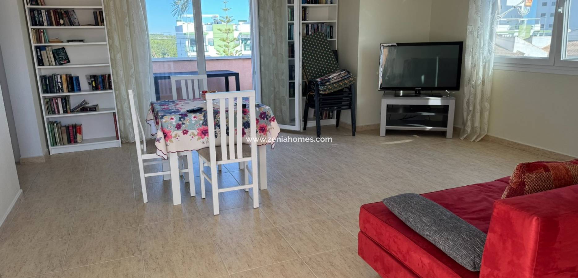 Resale - Villa - Mil Palmeras