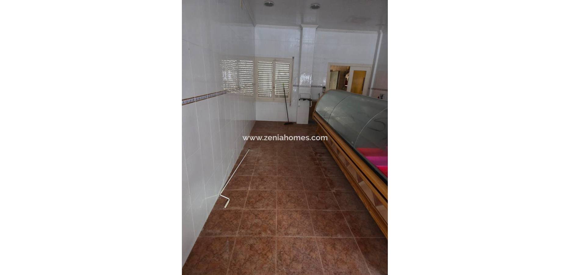 Resale - Commercial property - Torrevieja