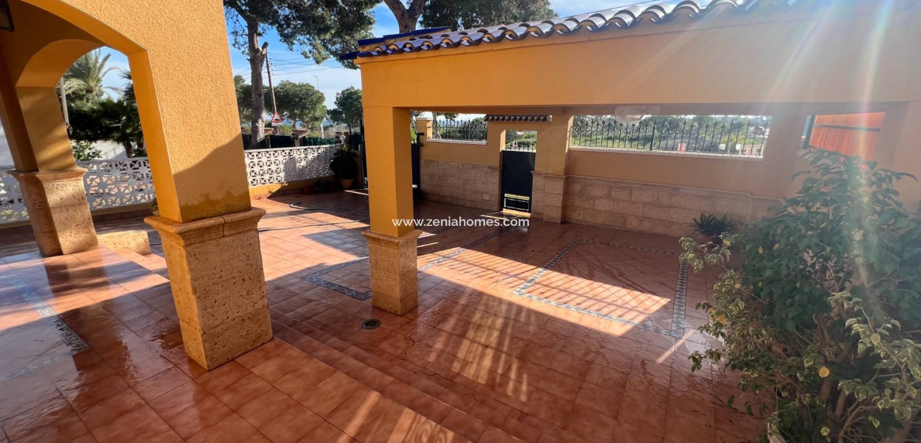 Resale - Semi-Detached Villa - Orihuela Costa - Punta Prima