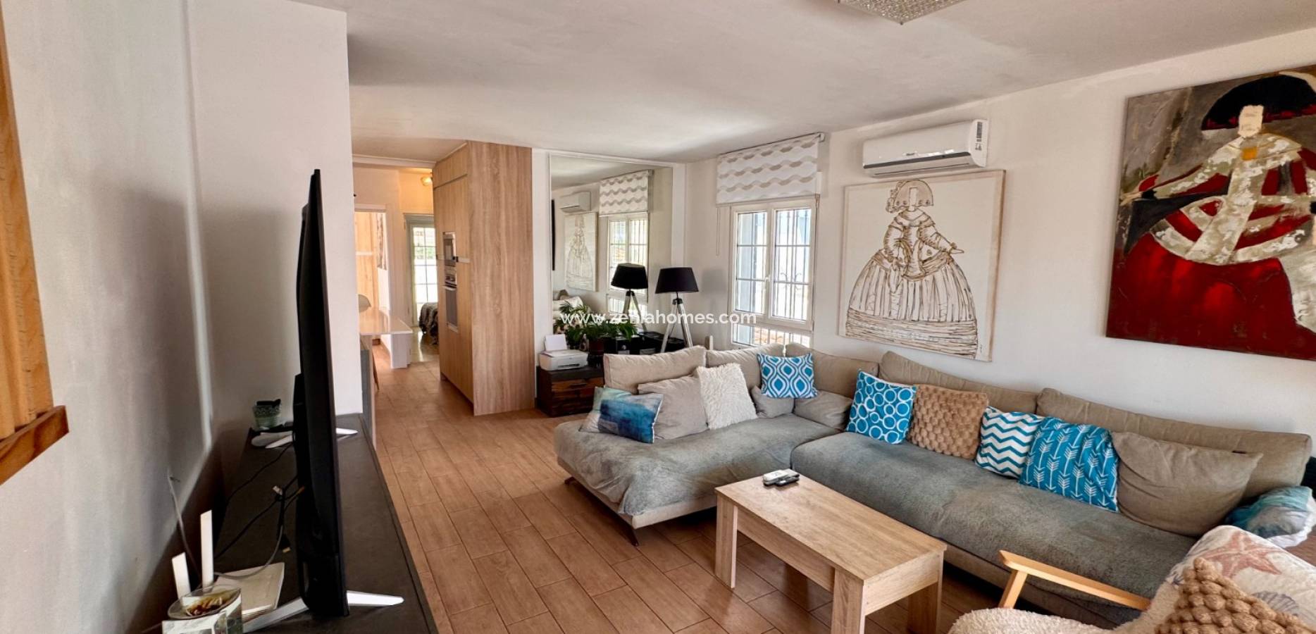 Resale - Villa - Villamartin